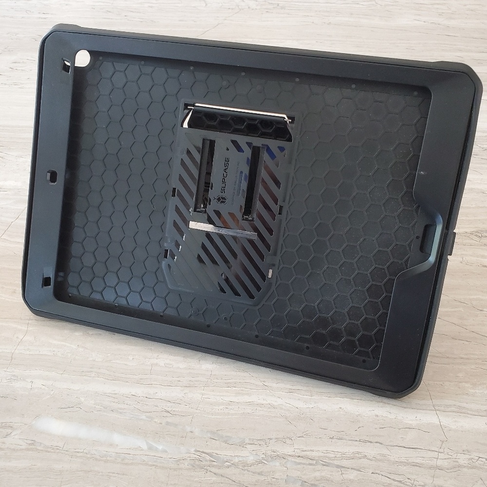 Supcase Unicorn Beetle Pro case for iPad Pro 9.7